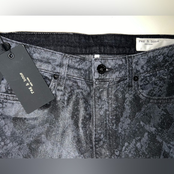 RAG & BONE
Nina High-Rise Cigarette Jeans in Snake Print - Picture 10 of 16